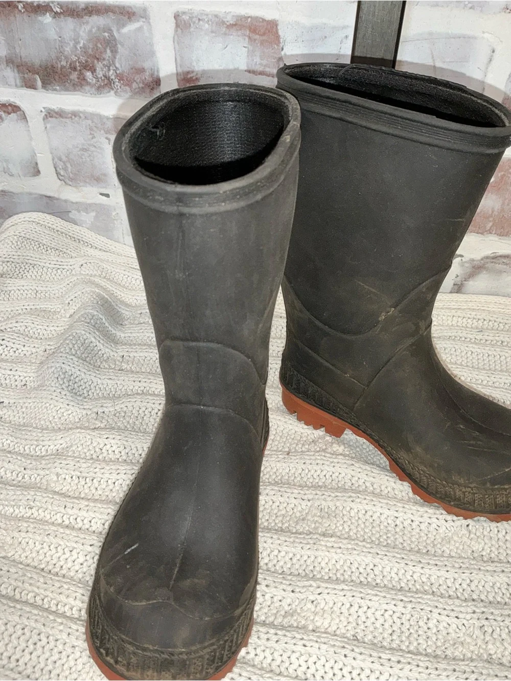 Black Rubber Winter Boots with Brown Soles infant size 5/6